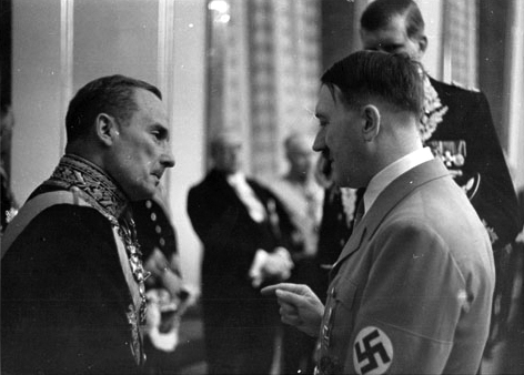 Adolf Hitler in conversation with French diplomat Robert Coulondre